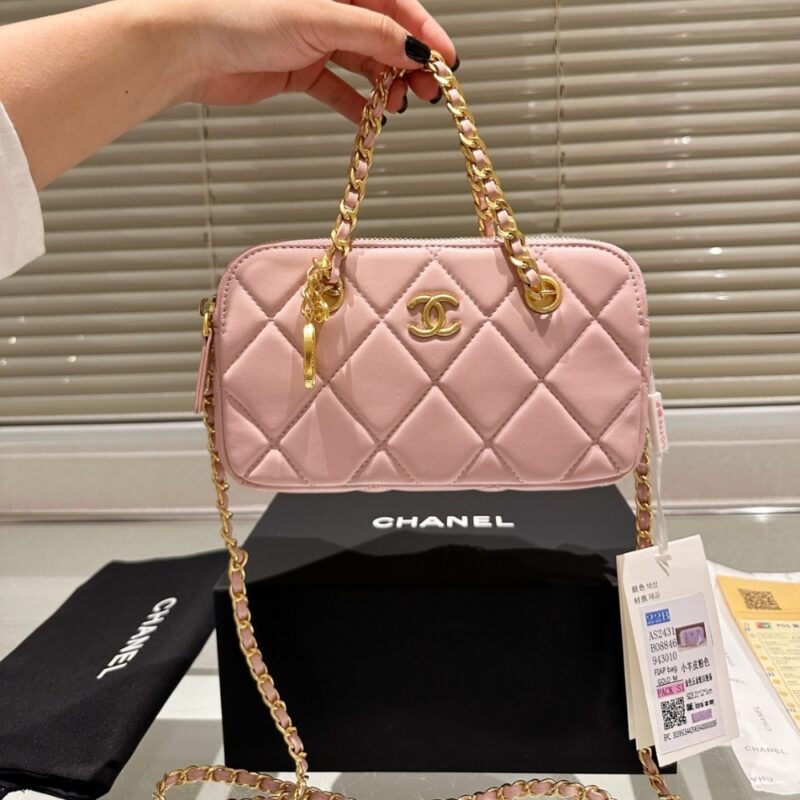 Alternative view of CHANEL MATELASSE FLAP BAG WITH CHAIN PINK 20CM