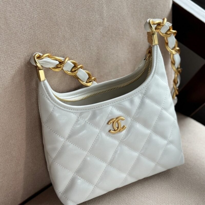 Alternative view of CHANEL GABRIELLE BAG WHITE 22CM