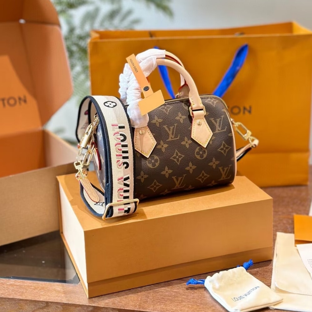 LOUIS VUITTON SPEEDY BANDOULIÈRE 20 BAG BLACK 20CM M46234 - Image 2