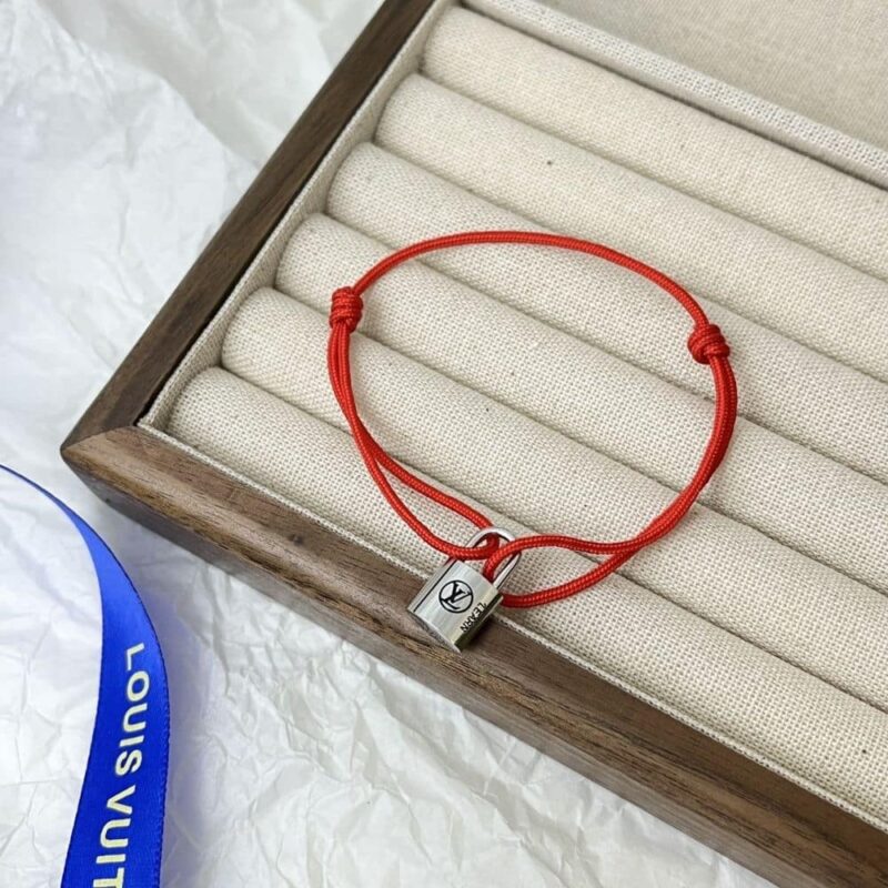 Alternative view of LOUIS VUITTON SILVER LOCKIT BRACELET RED QA5078
