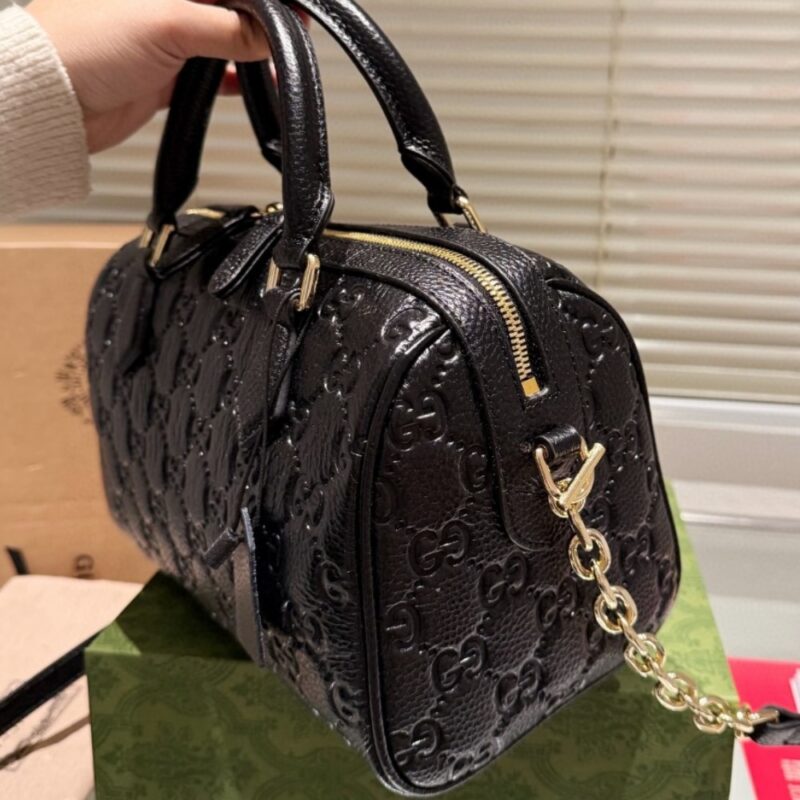 Alternative view of GUCCI GG EMBLEM SMALL TOP HANDLE BAG GG GRAINY LEATHER 26CM 815255 AAEEM 1000