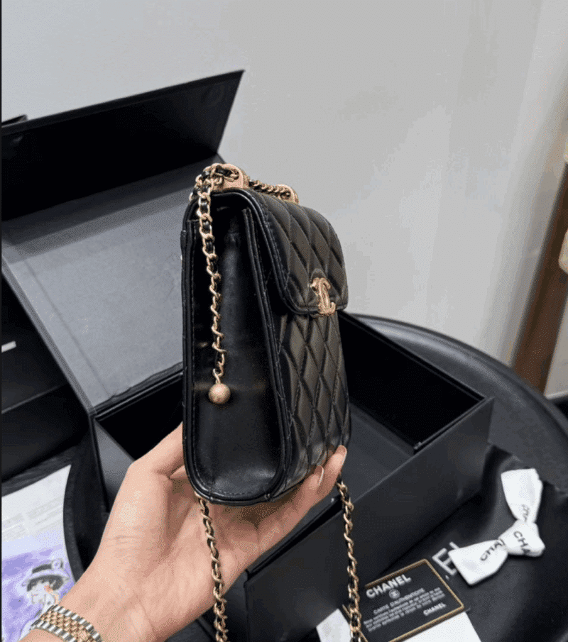 Alternative view of CHANEL TRENDY CC PHONE HOLDER QUILTED CROSSBODY BAGS BLACK 17CM