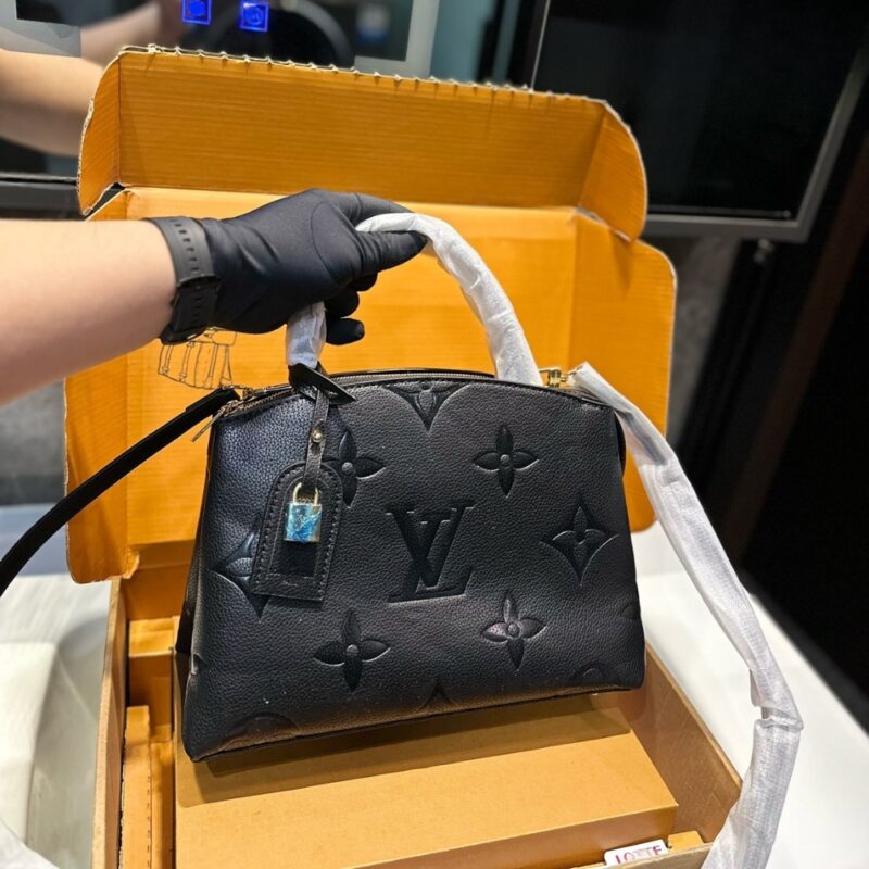 Alternative view of LOUIS VUITTON GRAND PALAIS BAG BLACK 34CM M45811