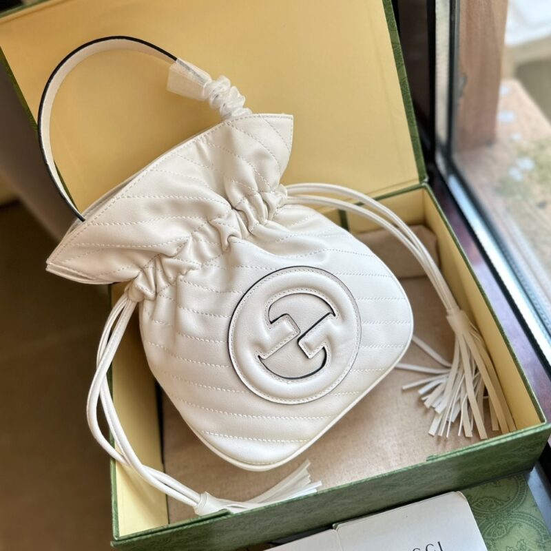 Alternative view of GUCCI BLONDIE MINI BUCKET BAG WHITE 19CM 760313 AACP7 9022
