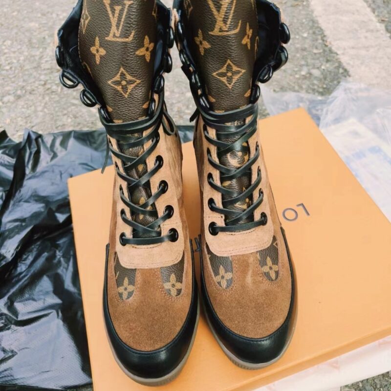 Alternative view of LOUIS VUITTON LAUREATE DESERT BOOT BEIGE 1A4XYG