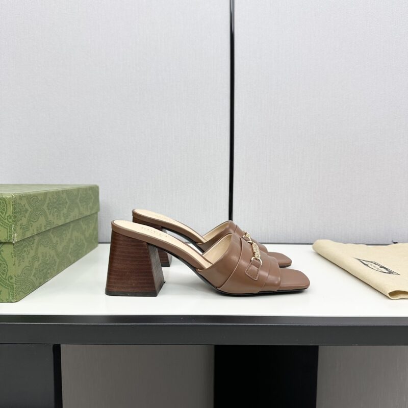 Alternative view of GUCCI SIGNORIA SLIDE SANDAL IN BROWN 786595 AABOC 2176