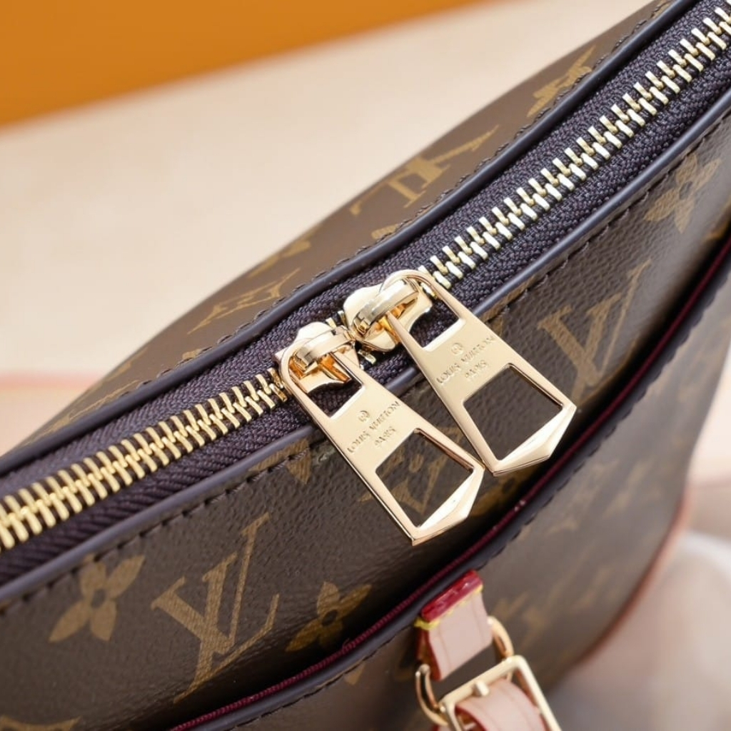 Louis Vuitton Odéon PM Monogram Canvas Beige 28cm - Image 8