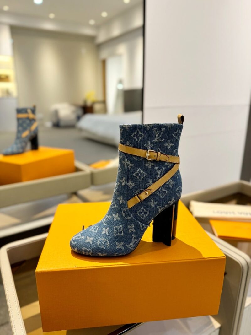Alternative view of LOUIS VUITTON SILHOUETTE ANKLE BOOTS DENIM BLUE 1ACJTU