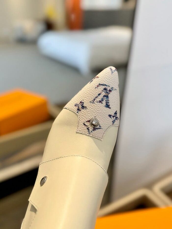 Alternative view of LOUIS VUITTON TRINITY BOOT MONOGRAM AND WHITE