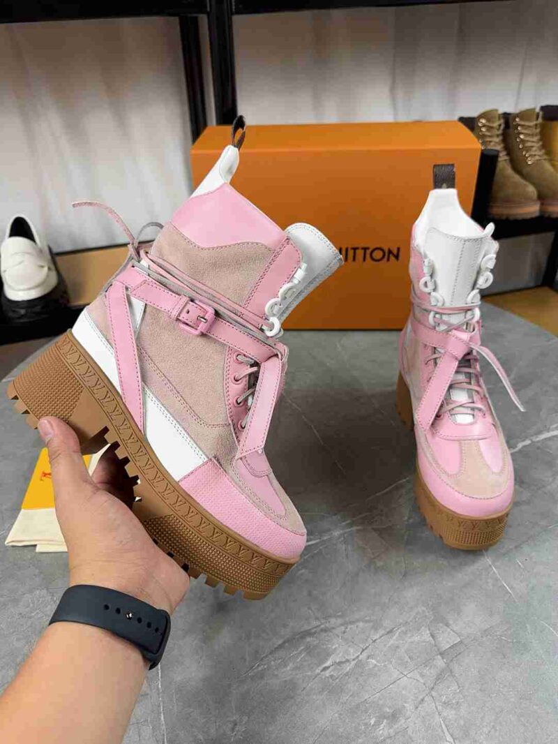 Alternative view of LOUIS VUITTON LAUREATE PLATFORM DESERT BOOT ROSE 1AD23N