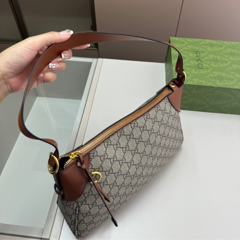 Alternative view of GUCCI GG EMBLEM SMALL SHOULDER BAG BEIGE AND DARK BROWN 30CM 815218 FAEAA 9762