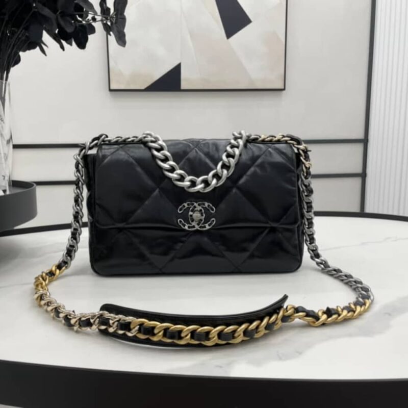 Alternative view of CHANEL 19 SERIES CLASSIC DOUBLE C LOGO SILVER TURN BUCKLE BLACK 31CM