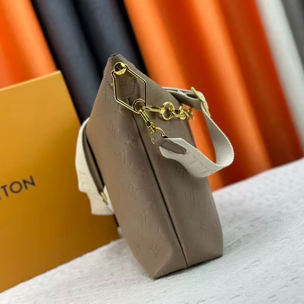 Louis Vuitton Coussin Hobo MM Galet Grey 30Cm M12071 - Image 4