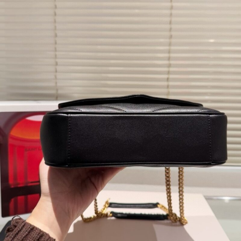 Alternative view of SAINT LAURENT LOULOU SMALL IN MATELASSÉ 24CM 801437AAEAX1000