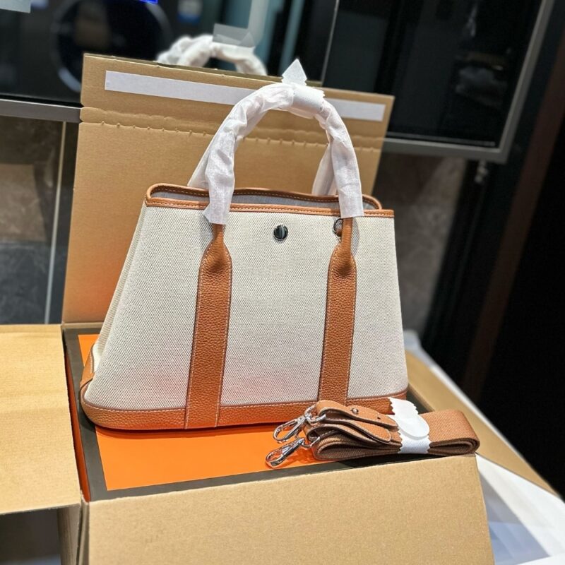 Alternative view of HERMES GARDEN PARTY 30 HANDBAG CANVAS ORANGE 30CM