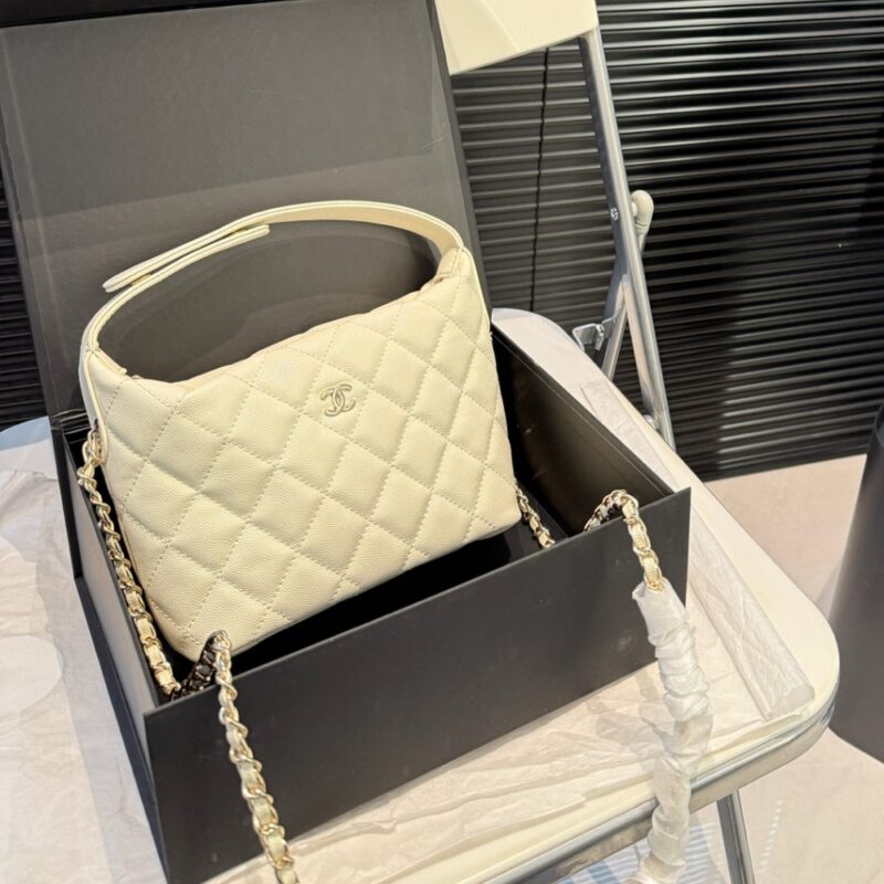Alternative view of CHANEL 25C HOBO BAG CAVIAR WHITE 17CM