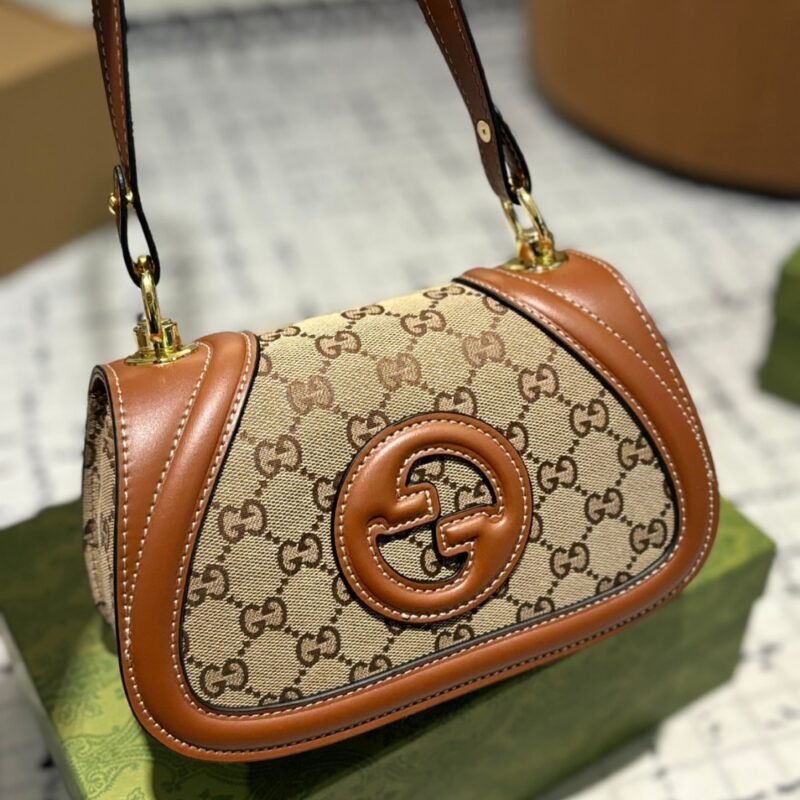 Alternative view of GUCCI BLONDIE MINI SHOULDER BAG BEIGE AND BROWN 22CM 815700 HAAKG 9755