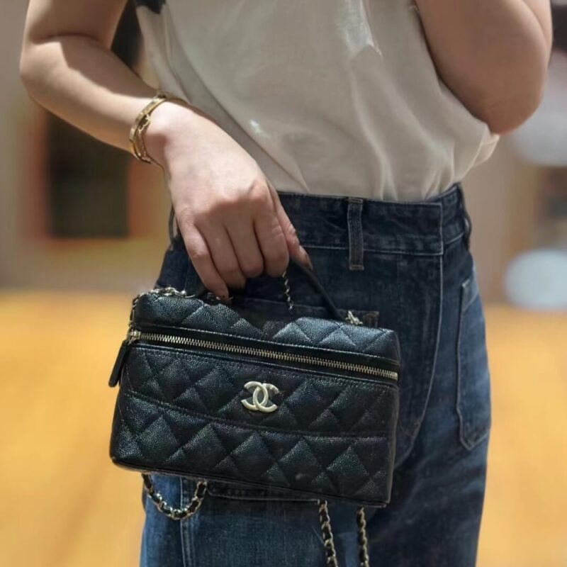 Alternative view of CHANEL LONG VANITY WITH CHAIN BLACK 19CM