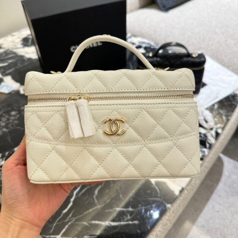 Alternative view of CHANEL LONG VANITY WITH CHAIN WHITE 19CM