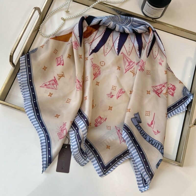 Alternative view of LOUIS VUITTON MAP IN ENCRE 70CM M79560