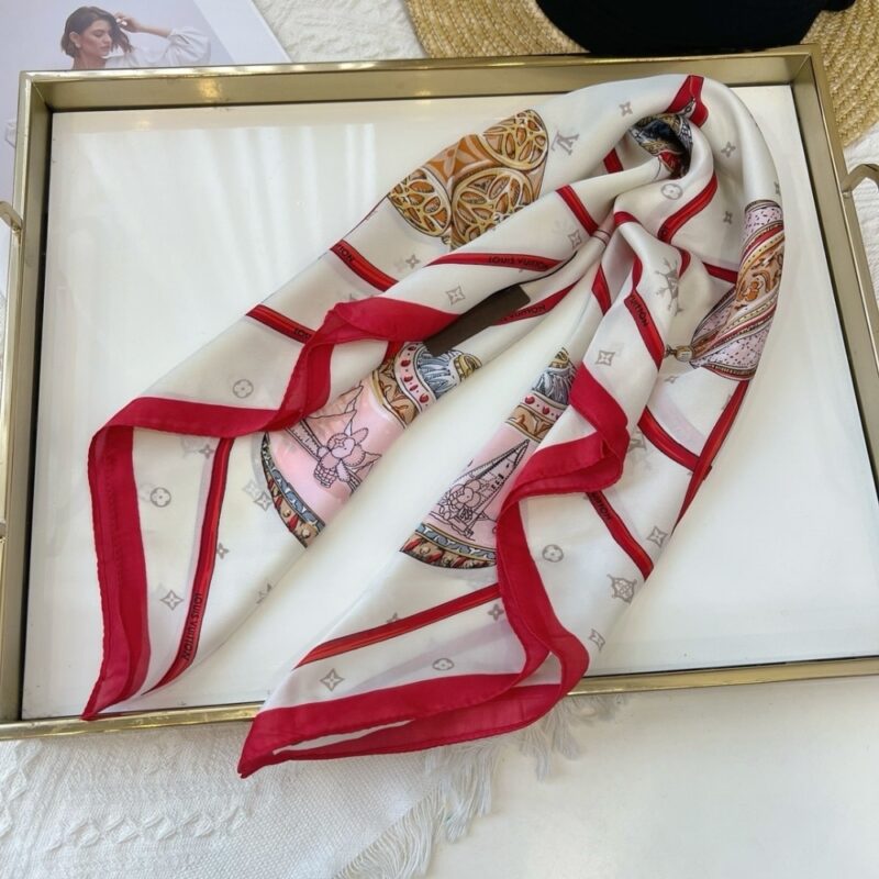 Alternative view of LOUIS VUITTON XMAS VIVIENNE IN CREME 70CM M79294