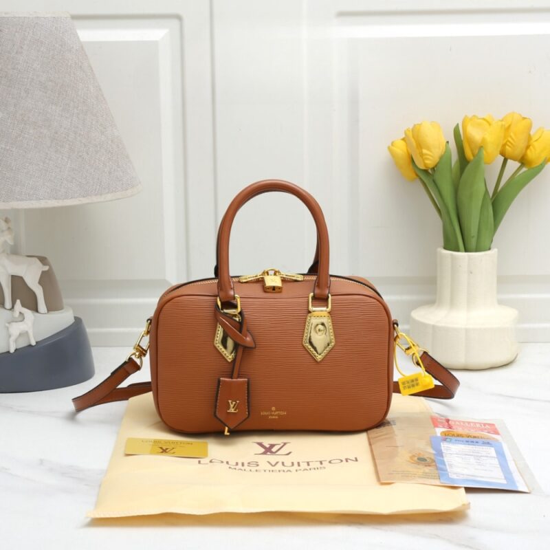 Alternative view of LOUIS VUITTON VOLTAIRE BROWN 26CM