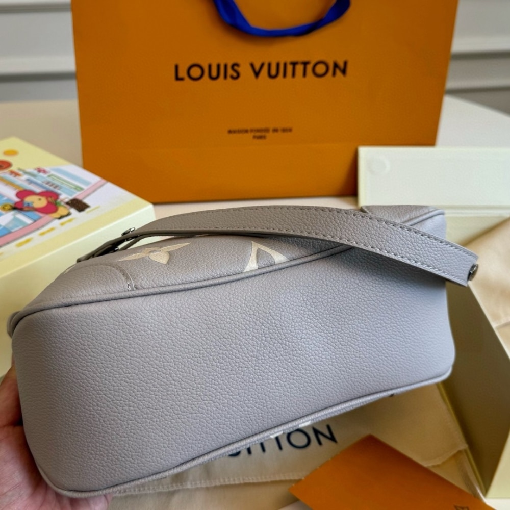 LOUIS VUITTON BOULOGNE BICOLOR MONOGRAM EMPREINTE LEATHER QUARTZ 27CM M14211 - Image 5