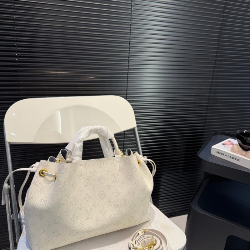 Alternative view of LOUIS VUITTON BELLA TOTE WHITE 33CM