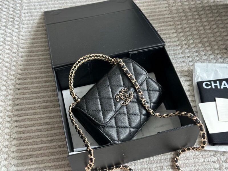 Alternative view of CHANEL CLUTCH BAG WITH CHAIN IN BLACK 15CM