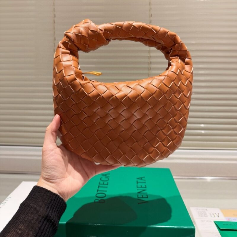 Alternative view of BOTTEGA VENETA MINI JODIE BAG IN CARAMEL 26CM 651876VCPP59830