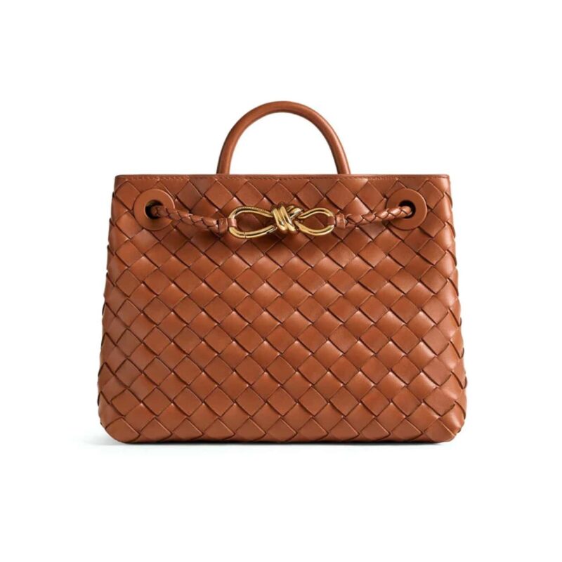 BOTTEGA VENETA SMALL ANDIAMO BAG IN COGNAC 25CM