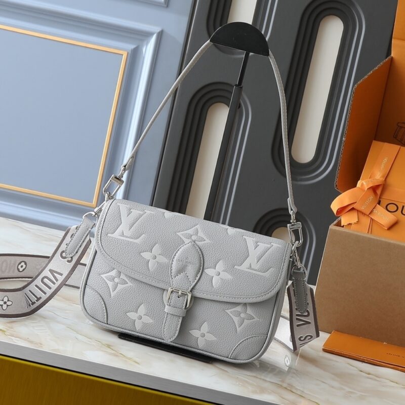 Alternative view of LOUIS VUITTON DIANE MONOGRAM EMPREINTE BRUME AND QUARTZ 25CM M14214