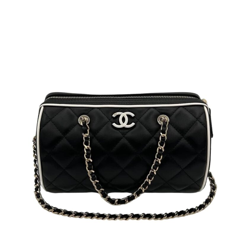 CHANEL CLUTCH WITH CHAIN BLACK AND WHITE 18CM