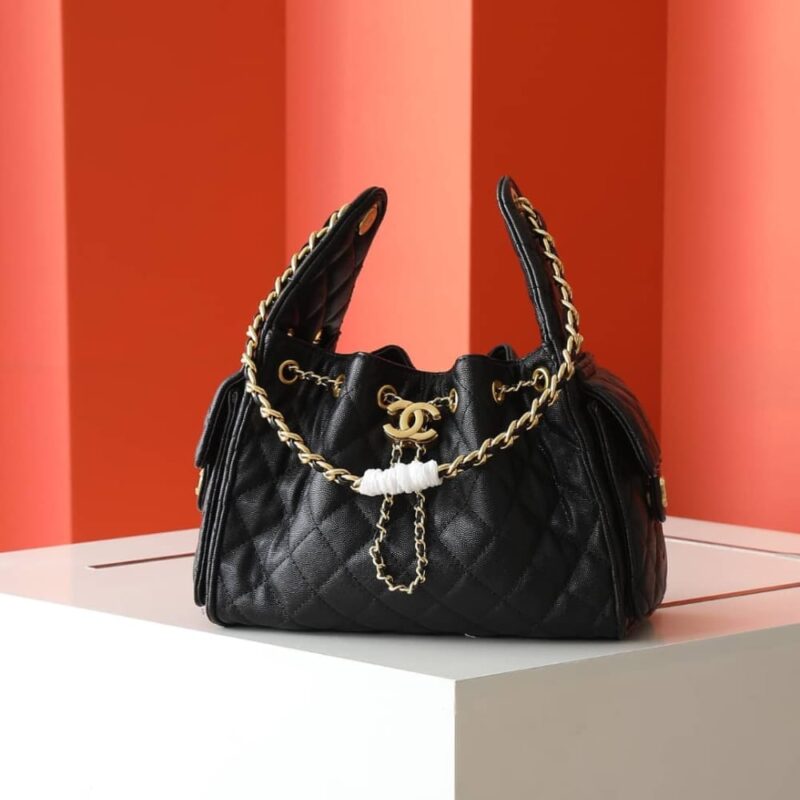 Alternative view of CHANEL 25 SMALL HANDBAG GRAINED AND GOLD TONE METAL BLACK 26CM AS5293 B20304 94305