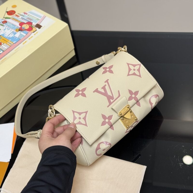 Alternative view of LOUIS VUITTON FAVORITE BAG ROSE TRIANON 23CM M46393