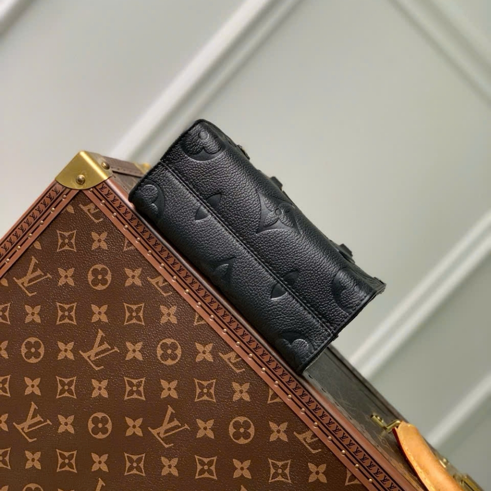 Louis Vuitton Onthego BB Monogram Empreinte Black 18Cm M46993 - Image 4