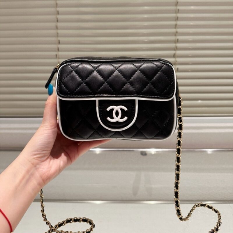 Alternative view of CHANEL CLUTCH WITH CHAIN BLACK AND WHITE 18CM  AP4512 B19460 NAFJO