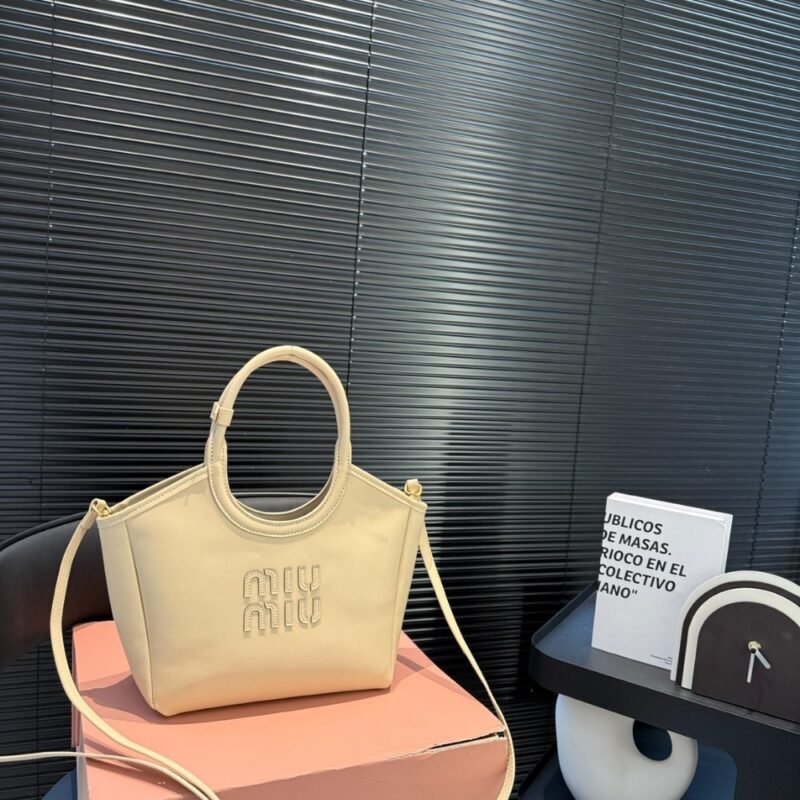 Alternative view of MIUMIU IVY LEATHER TOTE BAG WHITE 23CM