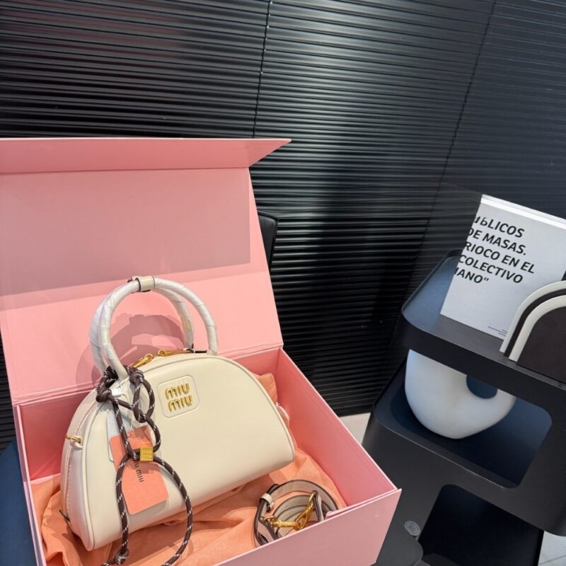 Alternative view of MIUMIU LEATHER TOP HANDLE BAG WHITE 23CM