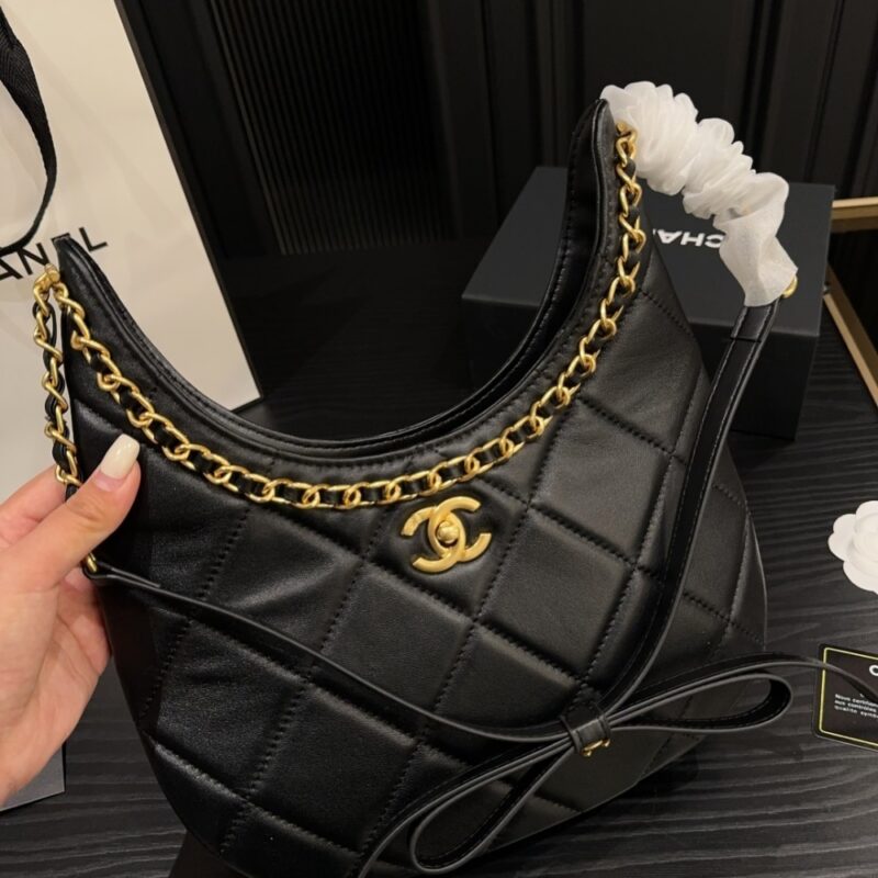 Alternative view of CHANEL HOBO HANDBAG SHINY AND GOLD TONE BLACK 27CM AS5419 B19643 94305