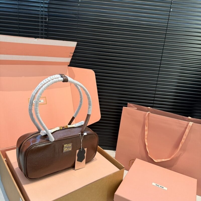 Alternative view of MIUMIU BEAU NAPLAK PATENT LEATHER BAG PALISANDER 28CM 5BB173 ADNT F0BW5 V OLO