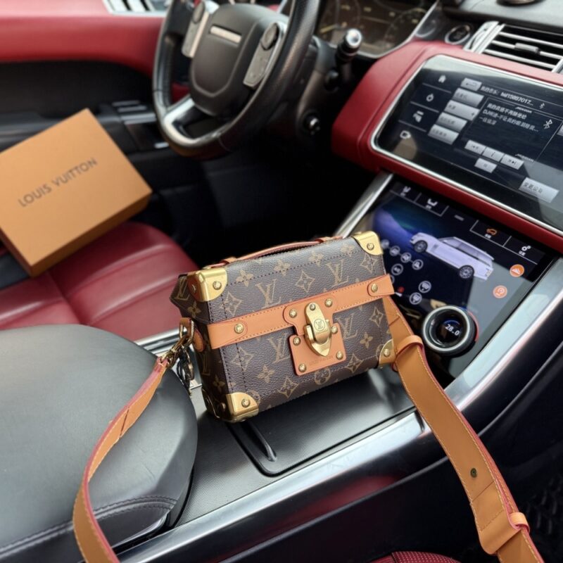 Alternative view of LOUIS VUITTON SOUL TRUNK MONOGRAM DUST COATED CANVAS 15CM M11535