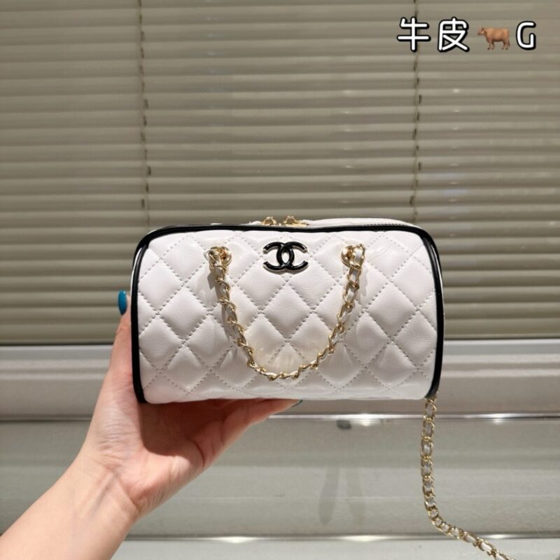 Alternative view of CHANEL CLUTCH WITH CHAIN WHITE AND BLACK 18CM  AP4515 B19460 NAFJQ