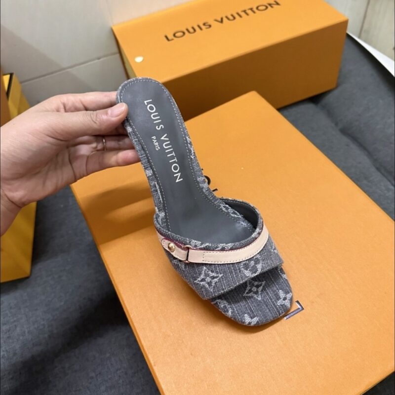 Alternative view of LOUIS VUITTON 6AM MULE GRAY 1ADIGT