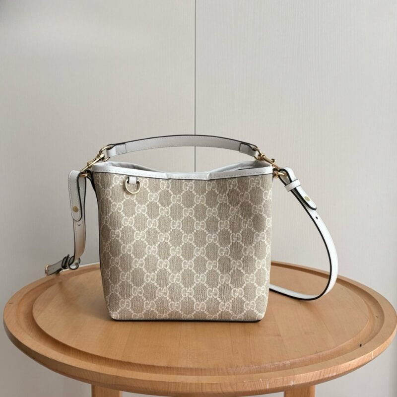 Alternative view of GUCCI GG EMBLEM SMALL BUCKET BAG BEIGE AND WHITE FABRIC 20CM 815118 FAD6L 9641