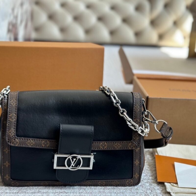 Alternative view of LOUIS VUITTON DAUPHINE SOFT VIBE MM BLACK 25CM M13450