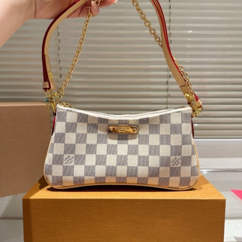 Alternative view of LOUIS VUITTON POCHETTE LIV DAMIER AZUR 24CM N00228