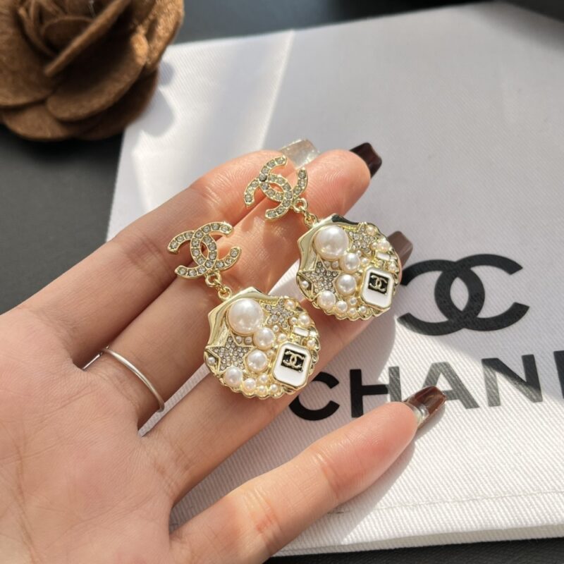 Alternative view of CHANEL CLIP ON PENDANT EARRINGS GOLD TONE ABF071 B19292 NADGB