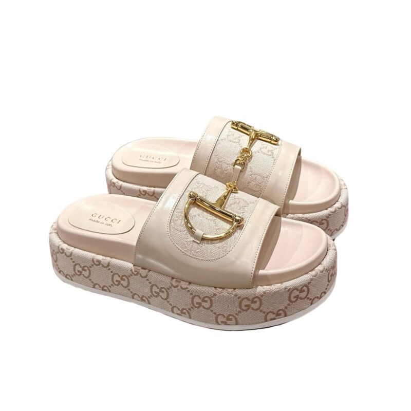 GUCCI WOMEN’S PLATFORM SLIDES WITH HORSEBIT BEIGE