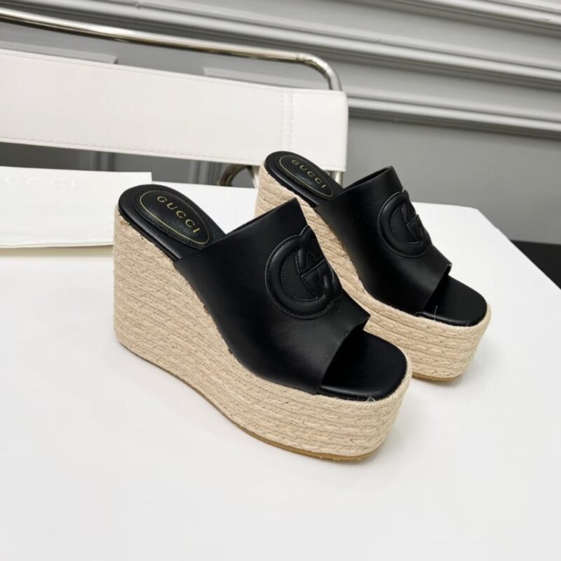 Alternative view of GUCCI WOMEN'S INTERLOCKING G SANDAL BLACK